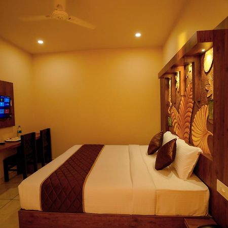 Kottackal Nature Inn ネドゥムバセリー エクステリア 写真