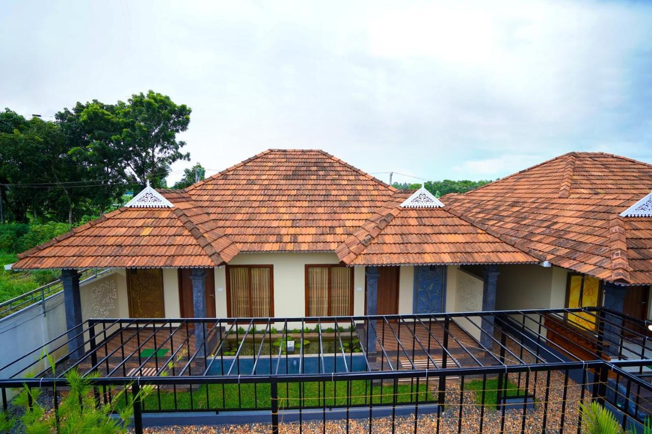 Kottackal Nature Inn ネドゥムバセリー エクステリア 写真