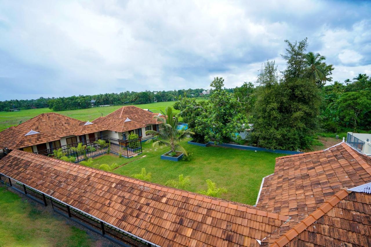 Kottackal Nature Inn ネドゥムバセリー エクステリア 写真