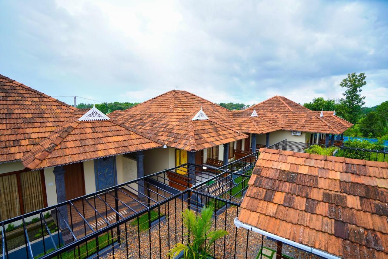 Kottackal Nature Inn ネドゥムバセリー エクステリア 写真
