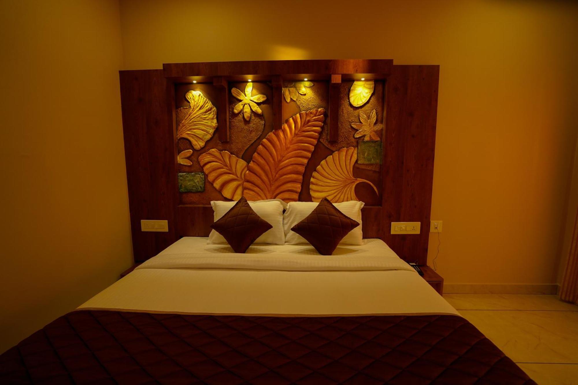Kottackal Nature Inn ネドゥムバセリー エクステリア 写真